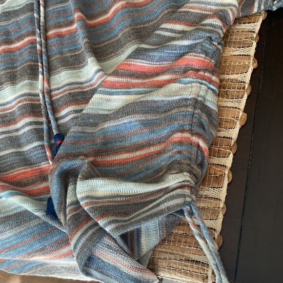 EUC tie front top with tassels and cinch-able sides size L - Picture 3 of 5